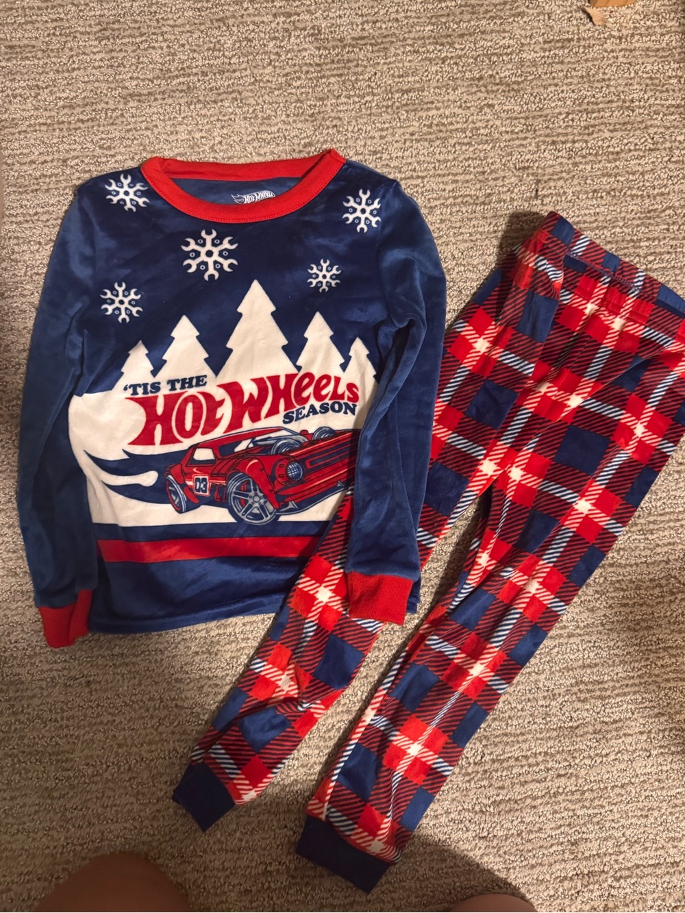 Hot Wheels holiday pajamas size 4T